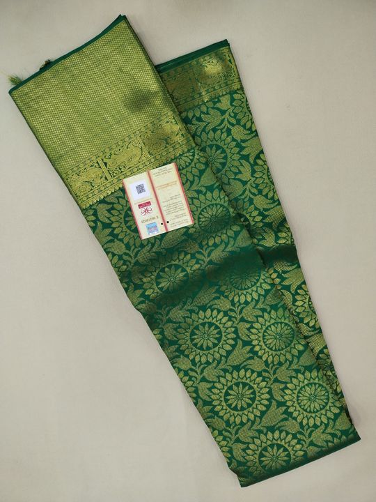 Post image I want 1 Pieces of Green silk.
Below are some sample images of what I want.