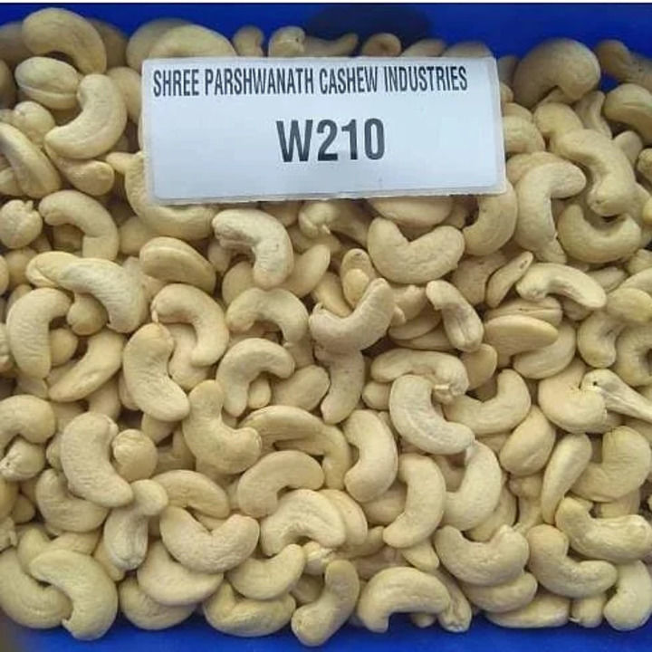 Post image Premium Quality cashews  available for sale .  Fresh , crispy cashews .  All grades are available .  W400,400,W320, A320, S320,W240 , W210 , W180 , JH , JJH, LWP, PKW, BB.Only wholesale is available . NO COD . Serious buyers Ping me up . 7337662358