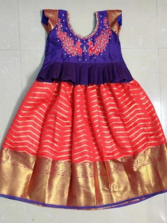 Post image Ac designer boutique 🎊.
Benarasi scaloop lehanga / frock for lil cuties.
Semi silk blouse with beautiful kasu work
All sizes and colors available 
Lining attached.
Never compromise in quality.
Price:1-3: 1399/-3-5: 1599/-5-8: 1699/-8-10: 1799/-
Ship extra

https://chat.whatsapp.com/E2zkVRDQTocJ4dy5058syo