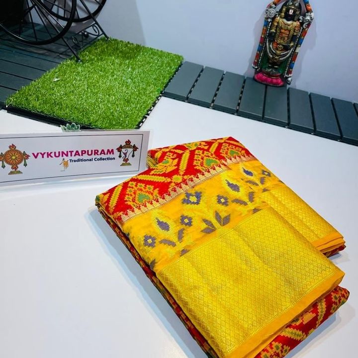 Post image 👉*SaRa Creations *👈
🌷 Mithuna  presents beautiful antique jute sarees..
🌷 Allover nice ikhath weaving ..with grand kanchi border..
🌷 Luxarious antique kanchi pallu..with nice teseels..
🌷 Contrast jute blouse...
💼 *Cost 2750+$*
Don't miss  beautiful saree...
SRADS23275201
