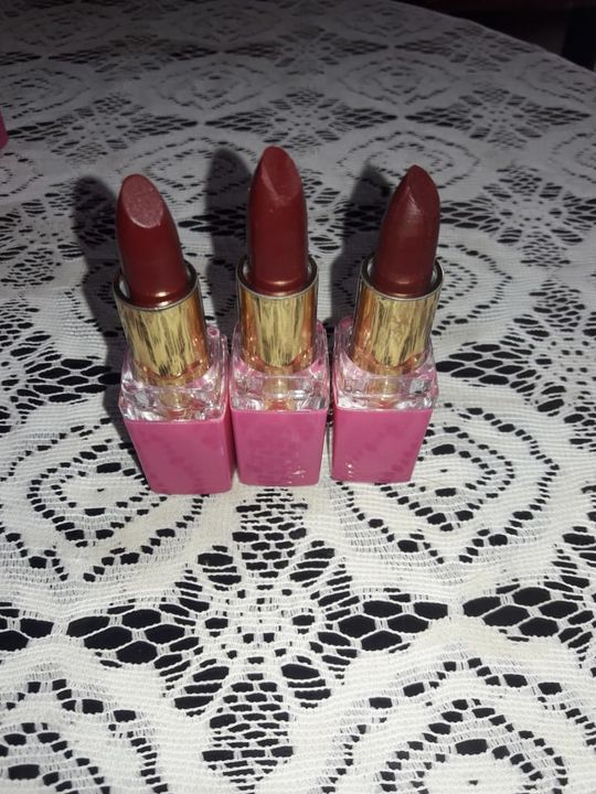 Good quality handmade Lipstick. uploaded by Sabki Shop on 11/10/2021