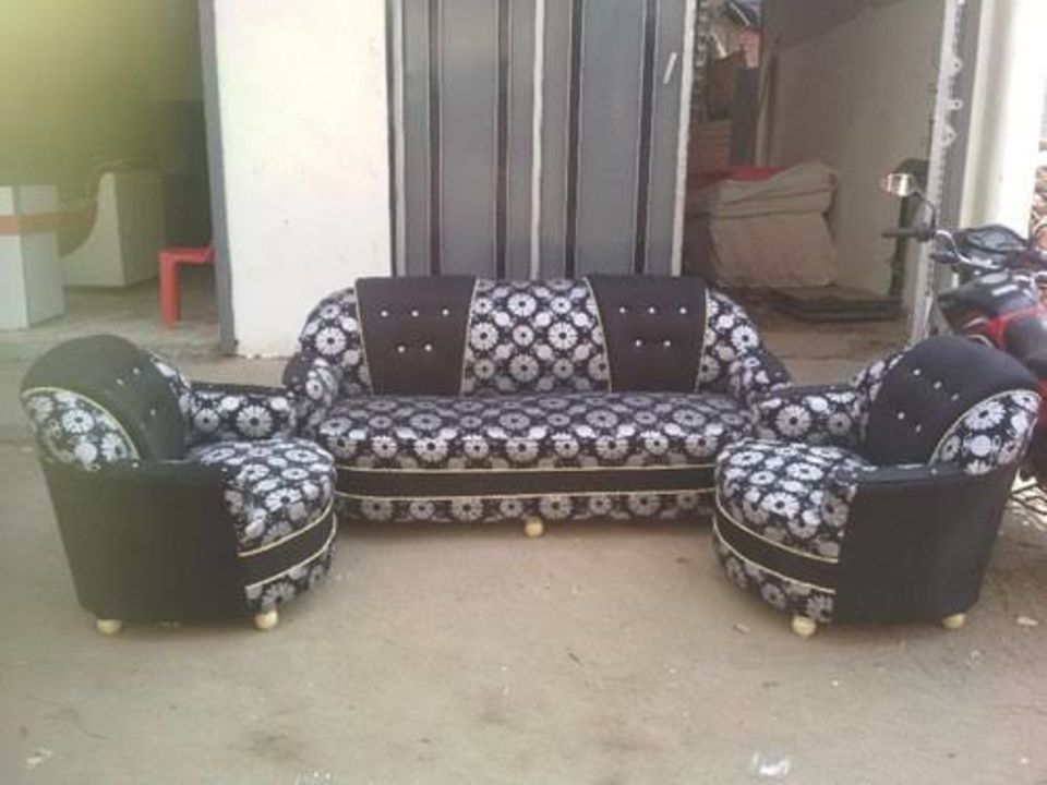 Covered sofa  uploaded by business on 11/11/2021