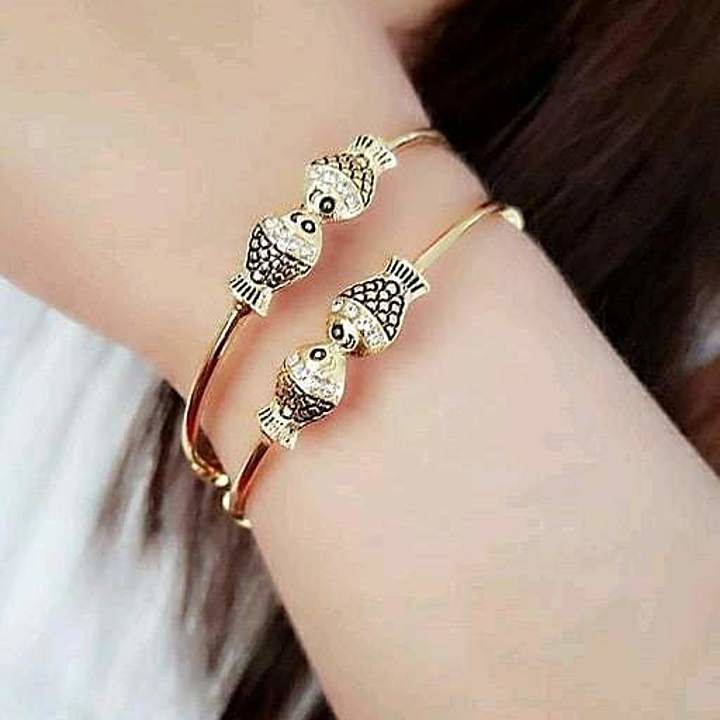 Fancy Brass Women's Bangles
Material: Brass
Size: 2.4, 2.6, 2.8
Description: It Has 2 Pieces Of Wome uploaded by Cloth_collection02 on 9/20/2020