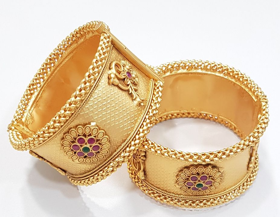 2-Pieces bangles uploaded by business on 11/13/2021