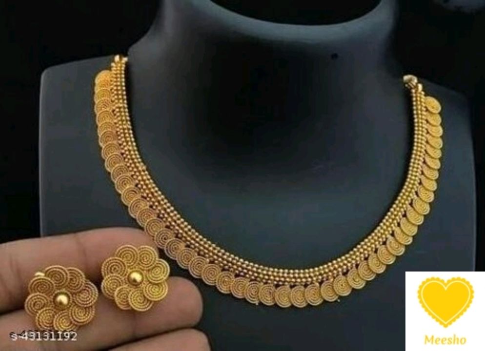 Post image Catalog Name:*Diva Graceful Jewellery Sets*
Base Metal: Copper
Plating: Gold Plated
Stone Type: No Stone,Polki,Kundan
Sizing: Adjustable
Type: Necklace and Earrings
Multipack: 1
Easy Returns Available In Case Of Any Issue
*Proof of Safe Delivery! Click to know on Safety Standards of Delivery Partners- https://ltl.sh/y_nZrAV3