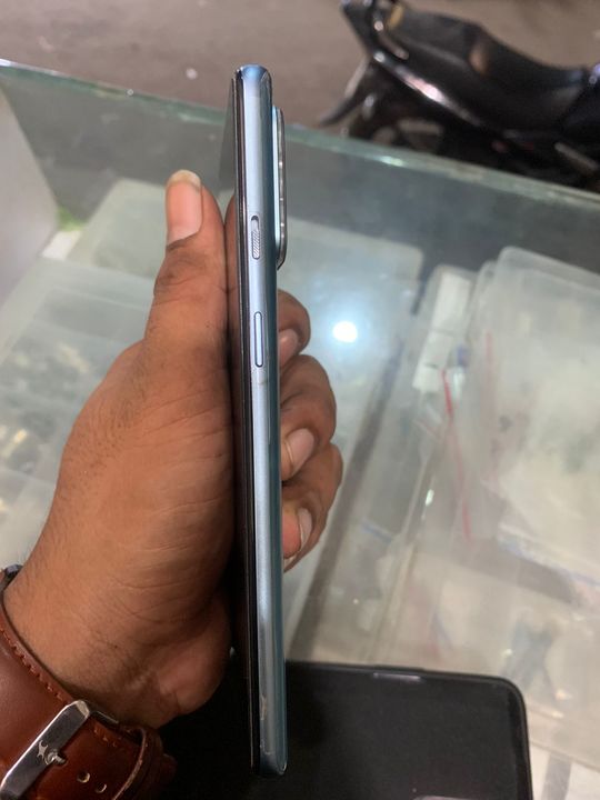 One plus 9r uploaded by business on 11/16/2021