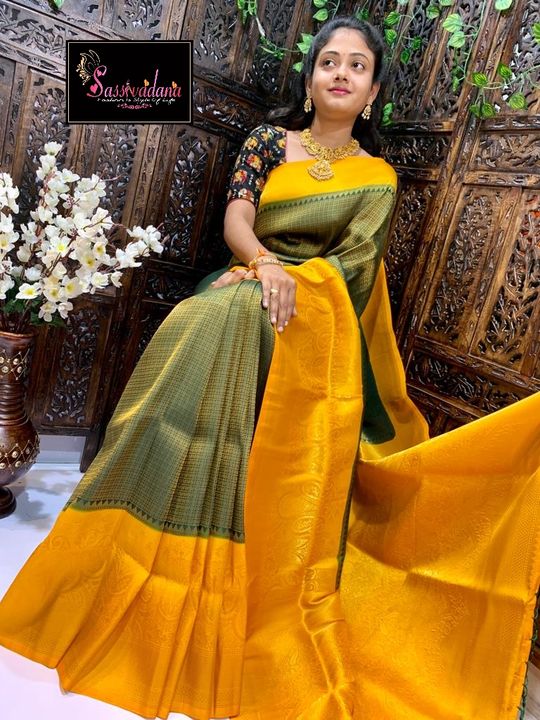 Saree uploaded by Ladies Fashion Beauty on 11/20/2021