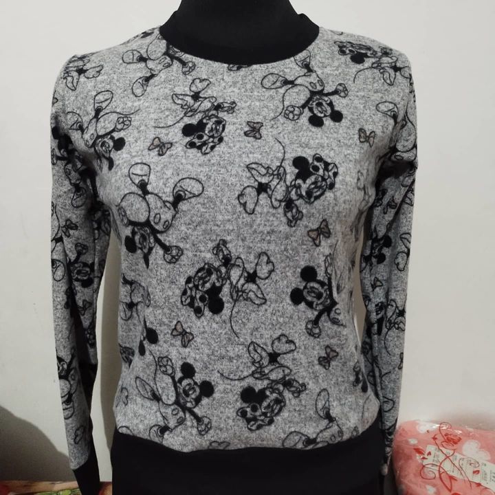 Sweatshirt uploaded by Us fashion trends on 11/22/2021