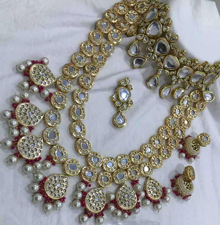 Post image I want 1 KGs of I want kundan raw material.
Chat with me only if you offer COD.
Below is the sample image of what I want.