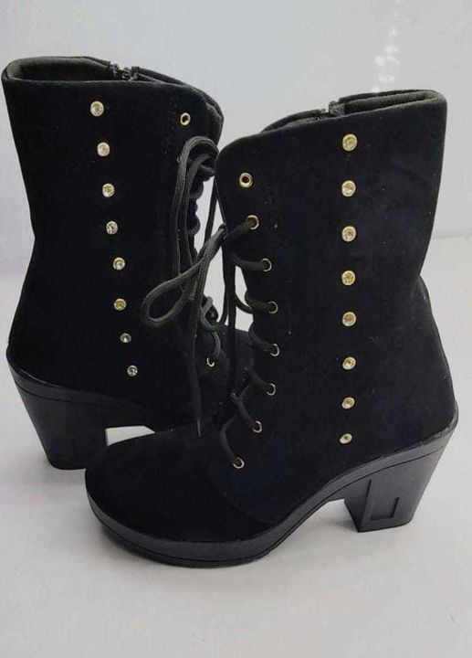Post image Catalog Name:*Casual Unique Women Boots*Material: VelvetSole Material: PUPattern: EmbellishedMultipack: 1,2Sizes: IND-3, IND-4, IND-5, IND-6, IND-7, IND-8
600 only Free ship