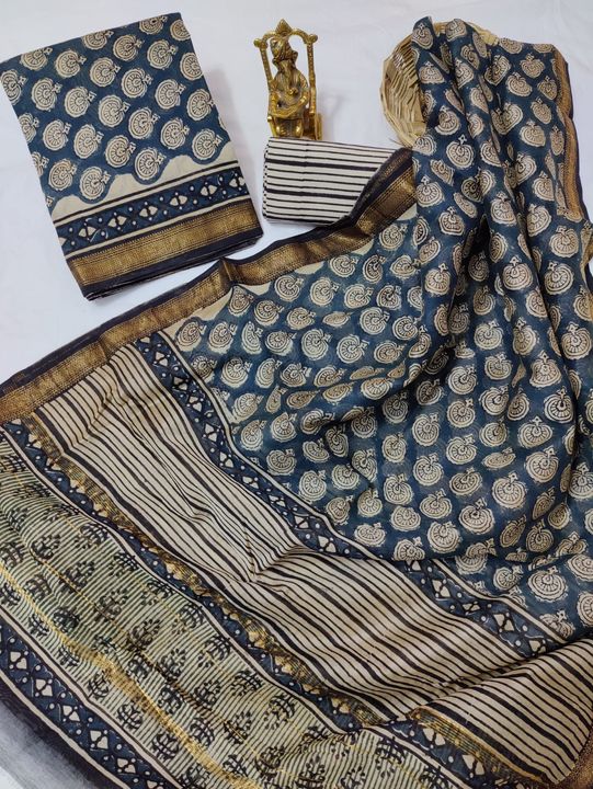 Post image Exclusive New Hand block printed Maheshwari Silk zari border Suits Pieces👌👌
Top nd dupttas Maheshwari silk (2.50×2 mtrs)Bottom cotton (2.50 mtrs)