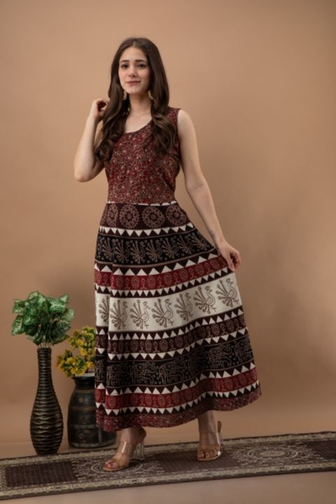 Post image Daevish Women A-line Black, Brown Dress
Color: Black, Blue
Size: XS, S, M, L, XL, XXL
Length: Maxi/Full Length
Fabric: Rayon
Occasion: Party
No Sleeves Floral Print Dress
14 Days Return Policy, No questions asked.