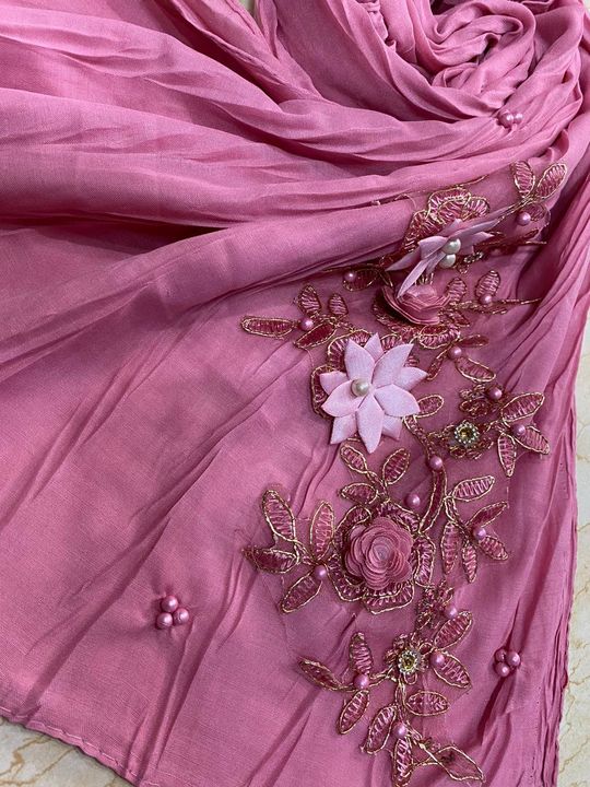 Post image *Broch aplic dupatta*
Cotten fabric 
*Set of 10 pis 140+$*
No single
After booking 3/4 days in dispatch