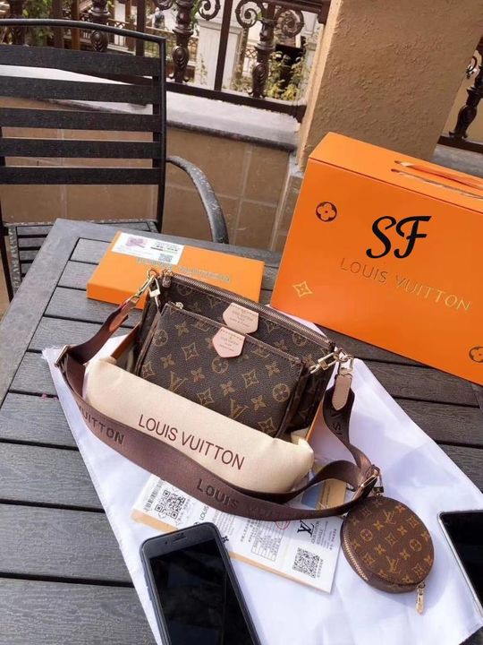 Post image I want 1 Pieces of Louis vuitton.
Chat with me only if you offer COD.
Below is the sample image of what I want.