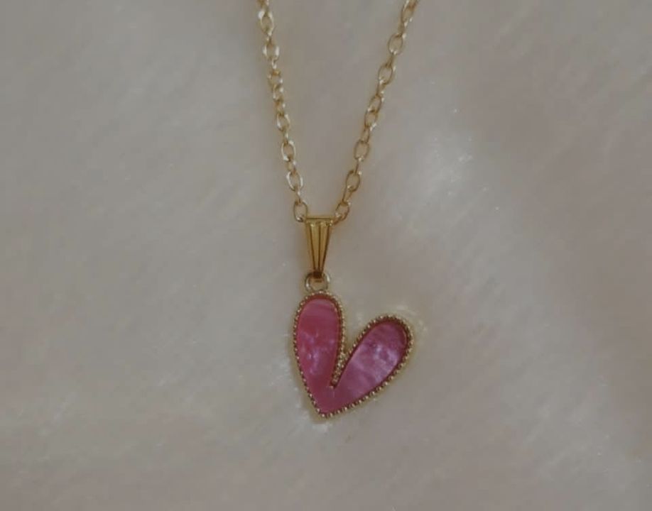 Resin heart chain uploaded by business on 12/4/2021