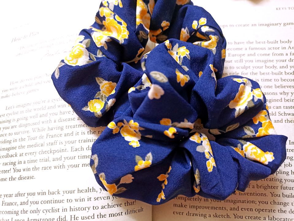 Regular Blue printed scrunchie uploaded by Achieve Aesthetic Store on 12/4/2021