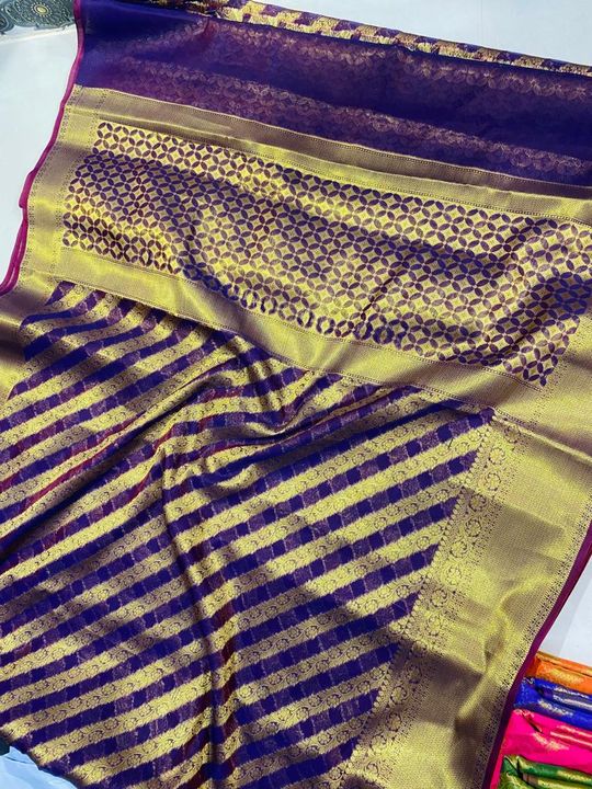 Banarasi saree uploaded by business on 12/9/2021