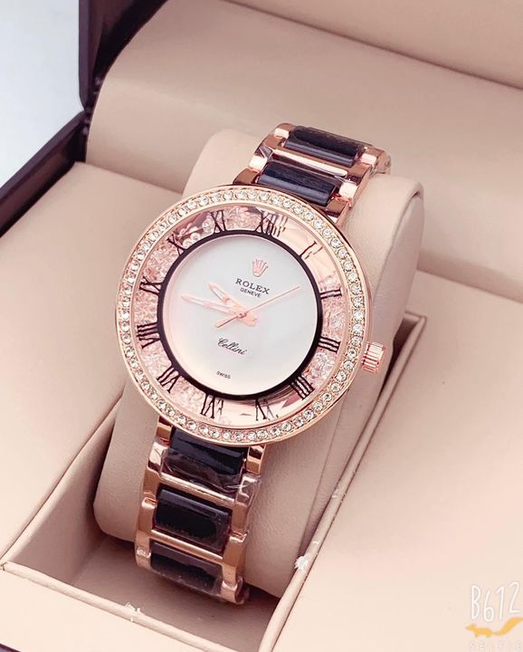 Ladies chain balt watch  uploaded by FASHNETIC on 12/10/2021