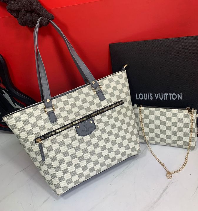 LOUIS VUITTON 

MODEL ✅ *LENA PM DAMIER EBENE*

MODEL MIRROR COPY /  BEST QUALITY 


WITH BRAND CLOT uploaded by Fashion plus on 12/10/2021