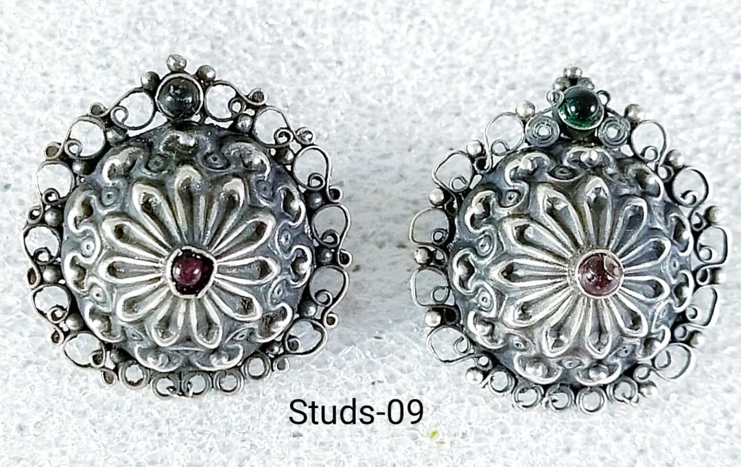 Studs uploaded by business on 12/10/2021