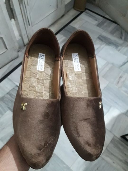 Juttis and mojaris for men uploaded by business on 12/16/2021