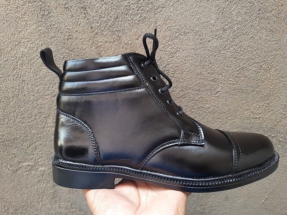 Leather boot  uploaded by H R Footwears  on 9/25/2020