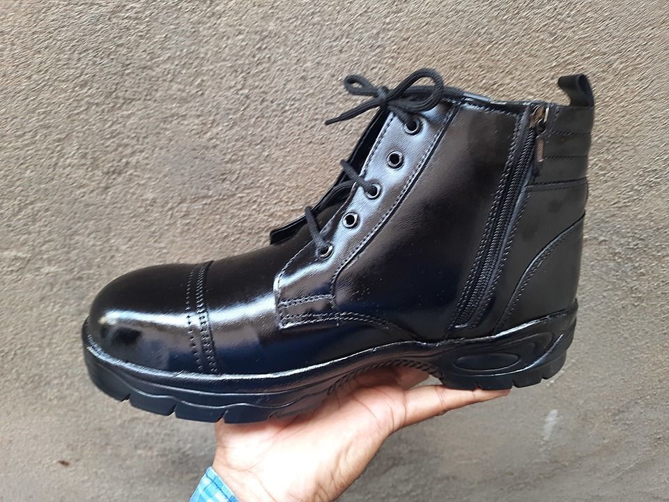 Leather boot uploaded by H R Footwears  on 9/25/2020