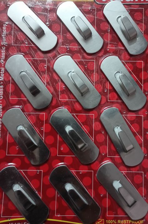 Post image I want 200 Packets of Stainless Steel Hooks large .
Below are some sample images of what I want.