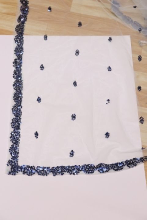 Lehenga Fabric: Velvet

Choli Fabric uploaded by business on 12/19/2021