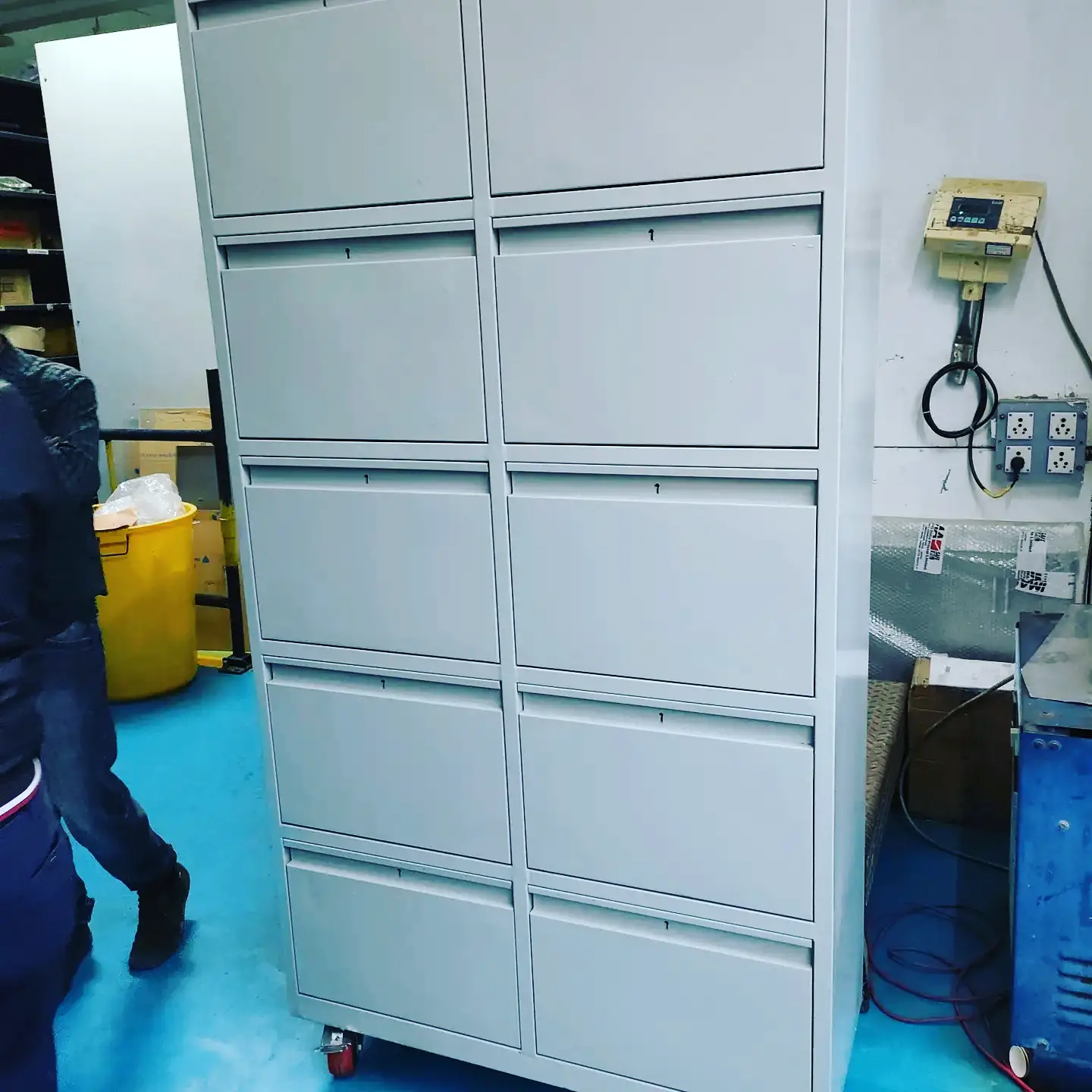10 drawer steel heavy almirah with locks uploaded by business on 12/21/2021