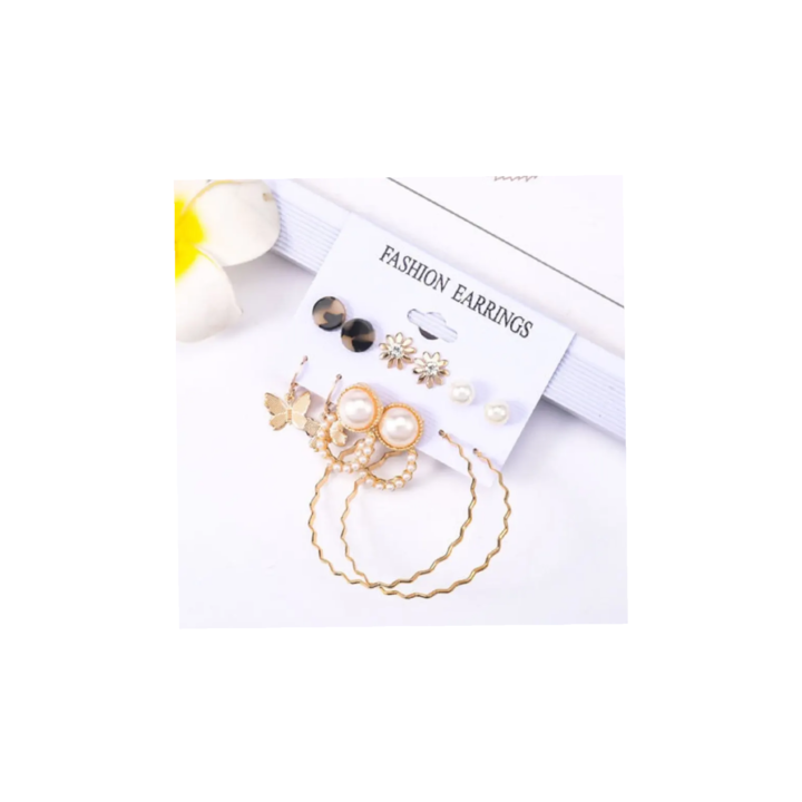 Earrings 💝♥️✨ uploaded by Thescrunchieshop7 🎀♥️ on 12/21/2021