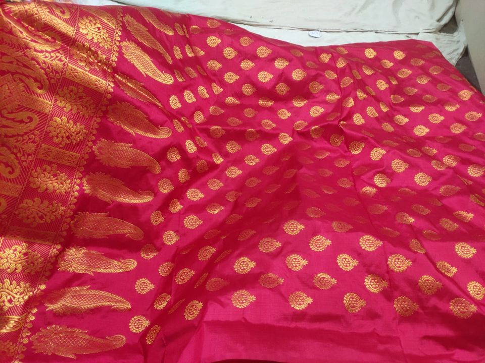 Pure silk mekhla chadar uploaded by Qamruddin fabrics on 12/22/2021