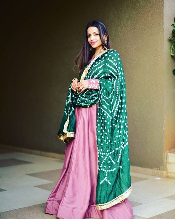 Gowns  uploaded by Sanvi Fashion hub on 12/22/2021
