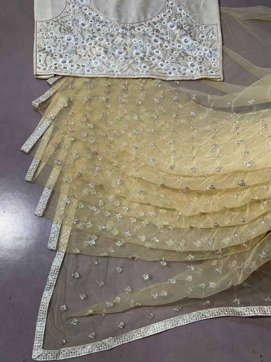 DESIGNER SAREE WITH BLOUSE (DC/3490)❤️ uploaded by GURUJI FASHIONS  on 12/22/2021