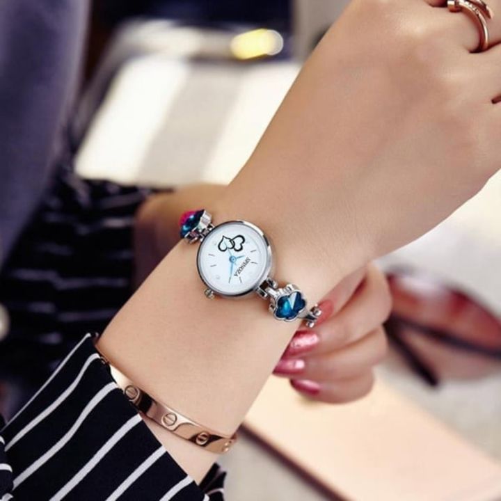 MIKADO Analog Watch  - For Girls

Display Type: Analog

Strap: Multicolor
 uploaded by Online shopping on 12/23/2021
