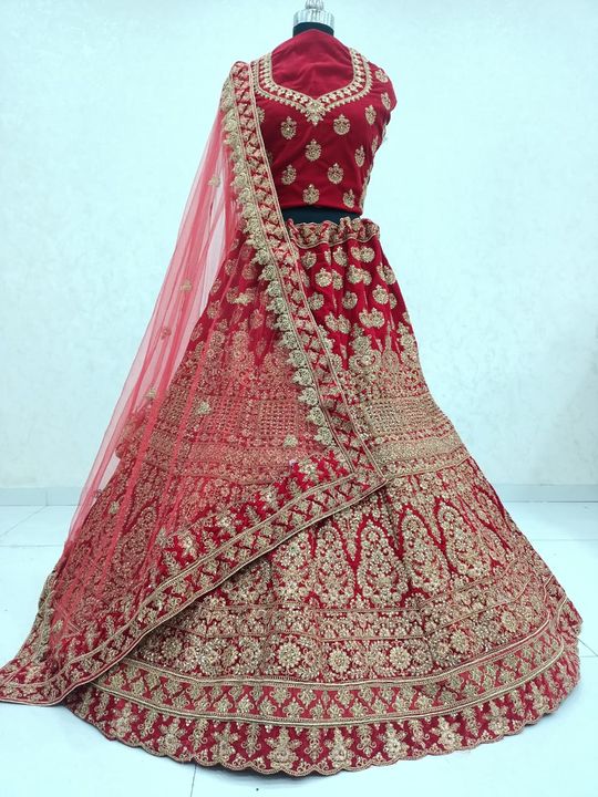 BRIDAL LEHANGA COLLECTION uploaded by Girls_outfit_lehanga_and_sarees on 12/24/2021