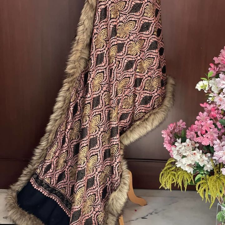 Post image Winter shawls with furr..for more and reselling kindly drop your comment