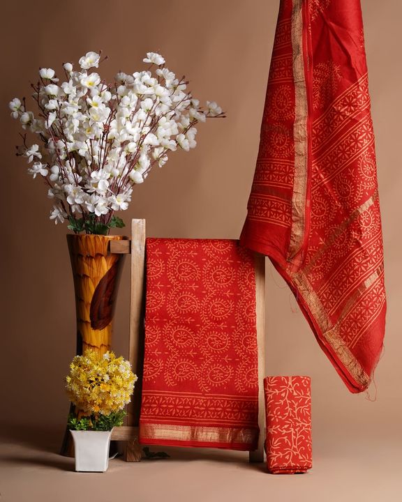 Maheshwari silk suits uploaded by Namdev handicrafts on 12/25/2021