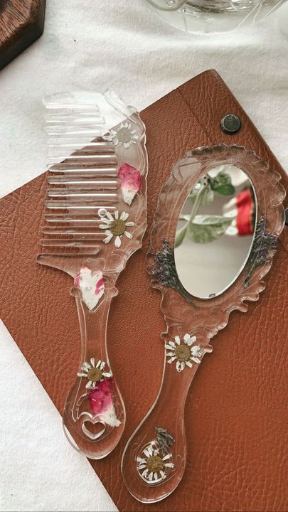 Comb & Mirror set uploaded by GN Creation's on 12/25/2021