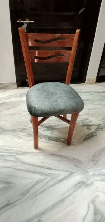 Product image with price: Rs. 10000, ID: dining-chair-6283864e