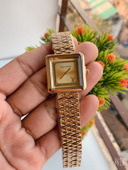 Ladies watch uploaded by business on 12/29/2021