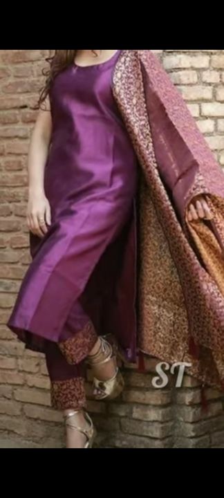 Post image I want 12 Metres of Mujhe same colur silk febric chahiye  2 se 3 colur ka wholesale price.
Below is the sample image of what I want.