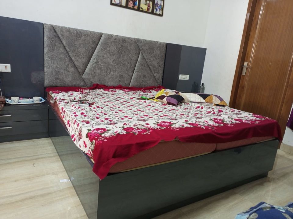 Post image New modern look modern furniture double bed
