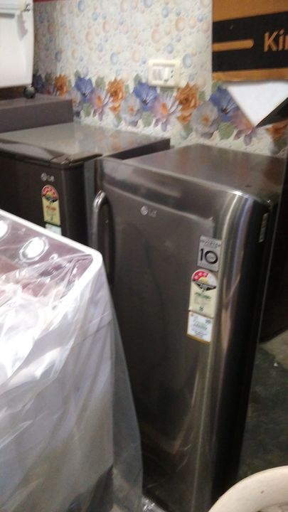 Lg 190 Liter single door fridge used second showroom condition market price 15800 uploaded by LIMRA ELECTRONICS on 12/31/2021