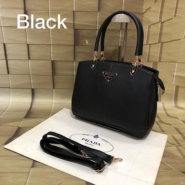 Prada Milano 💐

Box style bag ✅
Single zip with 3 sections inside for easy access to all your needs uploaded by business on 9/28/2020