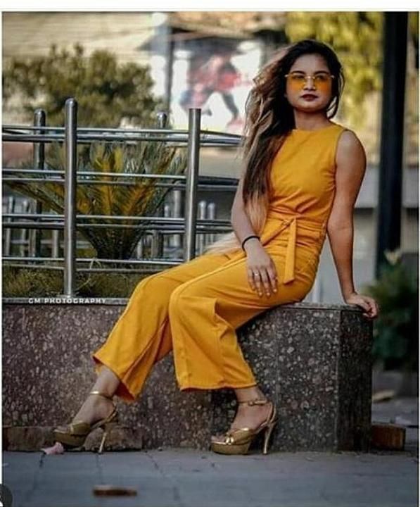 Post image *stylish jumpsuit*


*Fabric :- Emported Jurick Strichble* 

*Side 2 pocket*

Quality- guarantee

*Back zeep* 

*Size Free*
*Waist 28 to 36*
Small ,extra small  medium ,large

*our best Price 589/

Bulk  price difference 

Book fast 👆
