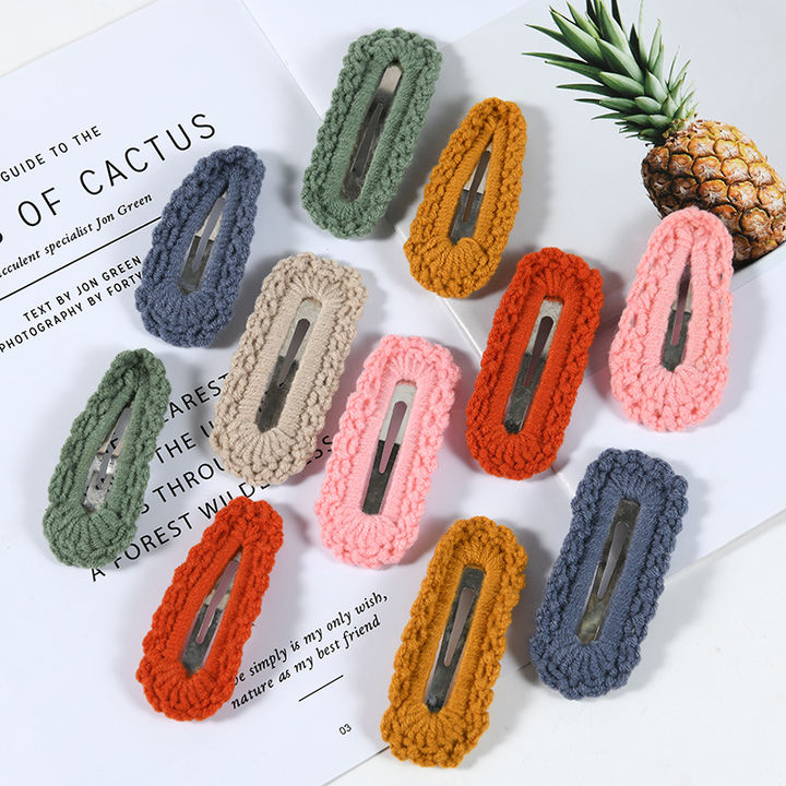 Crochet hair clips uploaded by The_scrunchies_shop on 1/3/2022