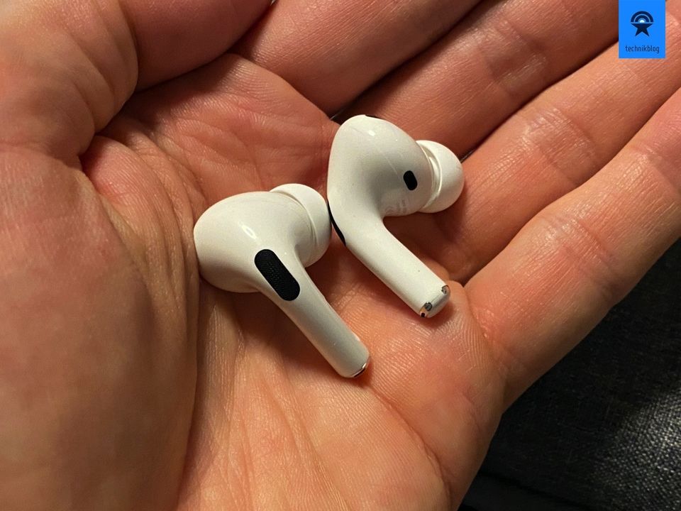 APPLE AIRPOD'S PRO uploaded by WAVE MOBILE ACCESSORIES on 1/3/2022