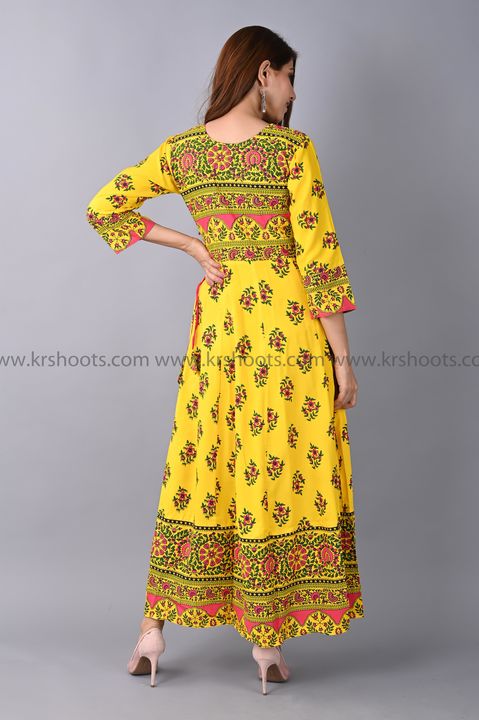 Women kurta with pant uploaded by business on 1/3/2022