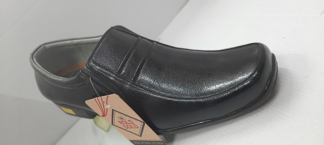 Post image Genuine leather shoes with 6 months pasteing warranty.  Ping me up for more design 

(Wholesalers also contact with me ???)
AAPKA BHAROSA HAMARI JEET 
🥾🥾🥾🥾🥾